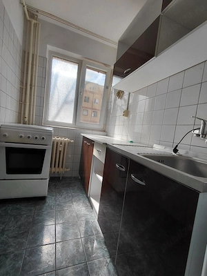 Apartament cu 2 camere semidecomandat 300  - imagine 6