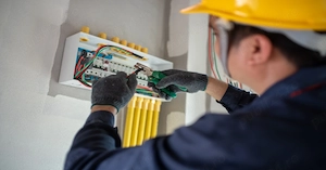 Montez ,schimb prize, lustre ,Intrerupatore ,instalații electrice 