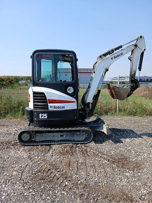 Miniexcavator Bobcat E25 Anniversary Edition