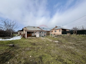 Casă cu 4 camere si teren 7727 mp Blidari