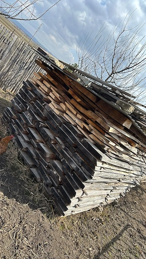 Vând dulap scândură de Nuc stejar tei salcam frasin