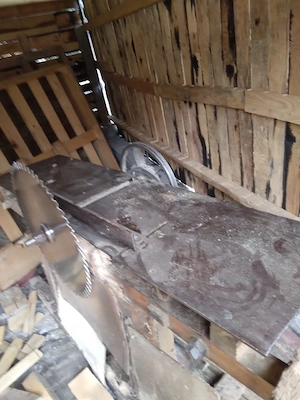 vind masa de circular cu aprig 1000 lei