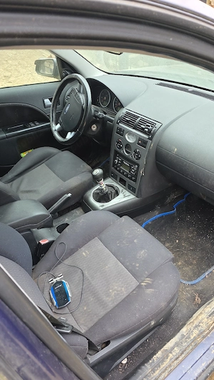 Dezmembrez sau vând Ford Mondeo mk3 2001 benzină. - imagine 3