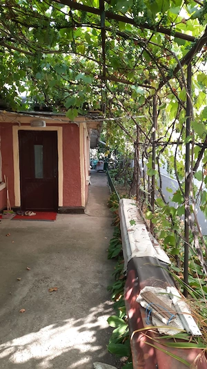 Teren + casa de vânzare 512 mp