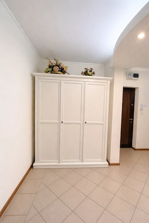 Apartament 3 camere, Ultracentral,cetrala termica,vedere panoramica asupra orasului - imagine 3
