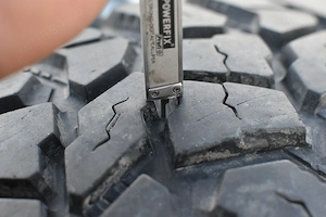 Vând 4 anvelope Cooper Discoverer STT Pro 31 10.5/R15 - imagine 5