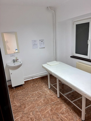 Închiriez cabinet cosmetică beauty   Bacău, Str. Ștefan cel Mare 9A (Parter) - imagine 2
