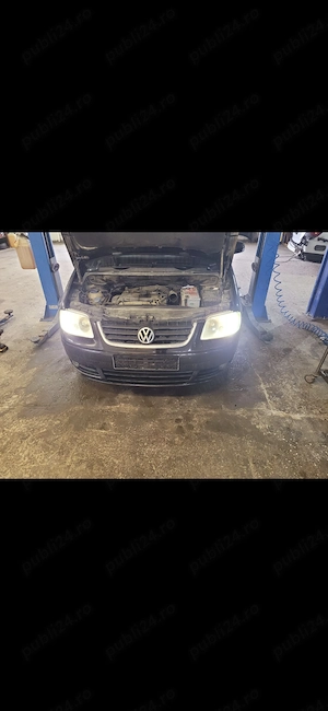 Dezmembrez Touran 2006