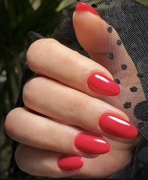 Angajăm la manichiură-pedichiură