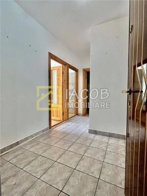 Apartament cu 3 camere de inchiriat, Comanesti, jud. Bacau - imagine 14