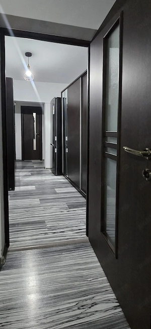 Vand Apartament - centru Pascani - renovat - imagine 2