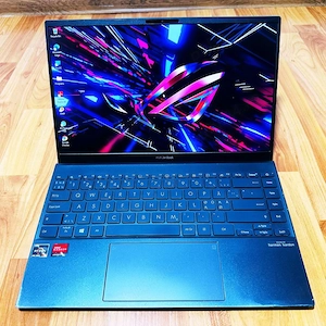 Laptop ASUS ZenBook AMD Ryzen 5, SSD 512GB, 14  FHD,  Tastatura Iluminata, Metalic, Livrare GRATUITA