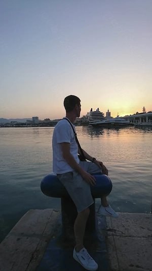 Discret pentru doamne - doar WhatsApp