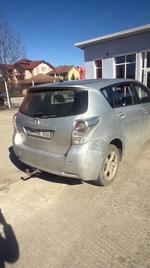 Toyota Verso 2.0d 7locuri 2011 - imagine 4