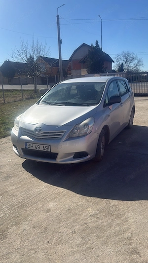 Toyota Verso 2.0d 7locuri 2011 - imagine 3