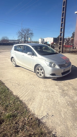 Toyota Verso 2.0d 7locuri 2011 - imagine 5