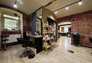 Salon Creativo inchiriaza post de Coafura si Frizerie!!!