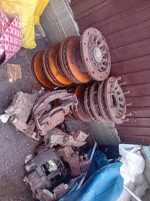 de vinzare diferite piese Daf Scania Iveco si remorci standard vario și mega 