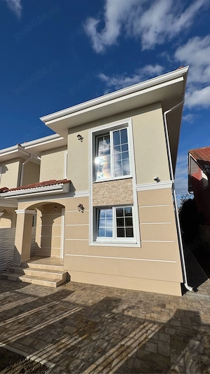 Casa la cheie 4 camere 3 bai Mosnita Noua toate utilitatile cu asfalt 