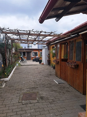 Vind casa cu doua apartamente cu intrare separata.  - imagine 10