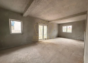 Duplex cu 5 camere, despărțit prin camera tehnica, la asfalt | Mosnita Veche - imagine 9