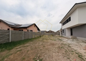 Duplex cu 5 camere, despărțit prin camera tehnica, la asfalt | Mosnita Veche - imagine 3