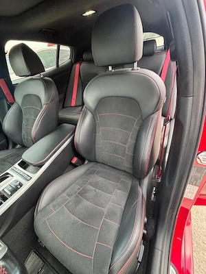 Kia Stinger 3.3 V6 366CP - imagine 5