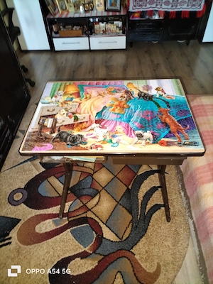 un puzzle cu căței 