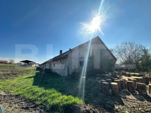 Hală zootehnică 651 mp pe teren 1.193 mp, Banpotoc – acces asfalt