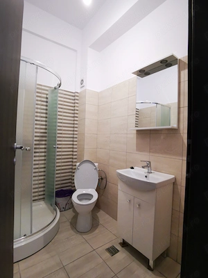 Închiriere garsonieră decomandată  31,50 mp  demisol înalt  1300 LEI  Sg. Ilie Petre - lângă Penny - imagine 4