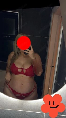 Alexis,party girl noua in oras