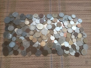 Lot 300 monede străine peste 1 kg kilogram