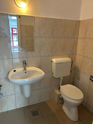 Dau în chirie spațiu pe bd. R. Mihai (fost bd. București, în Baia Mare): - imagine 5