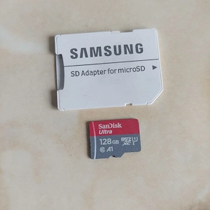 [128GB] Vând card de memorie microSD SanDisk + adaptor Samsung [poze reale]