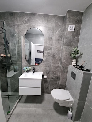 Garsoniera spatioasa, bucatarie separata, etaj 1 din 5, bloc cu lift, Metrou Berceni, Solstitiului