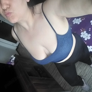 Bruneta reala singura ln locatie servicii full