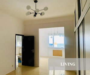 Apartament spațios și luminos lângă Ateneul Român   3 camere, 100 mp, direct proprietar - imagine 5