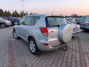 vand toyota rav 4  4x4  - imagine 3