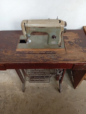 Vînd 3 mașini de cusut Singer.Ileana.Veronica