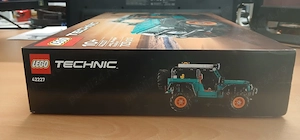 LEGO Technic   Jeep Wrangler Rubicon (42227) - imagine 4
