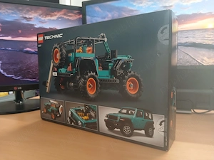 LEGO Technic   Jeep Wrangler Rubicon (42227) - imagine 2