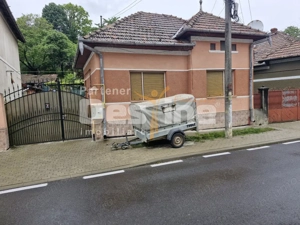 Casă frumoasă - zonă liniștită