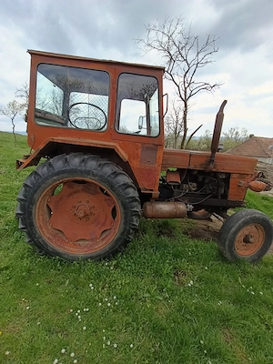 Se vinde tractor,plug,grâbi,remorcă,disc 