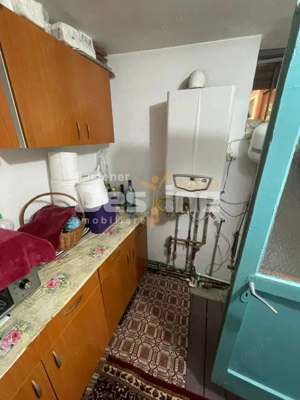 Casă cu 3 camere, garaj și curte spațioasă – zona Giulești  - imagine 15