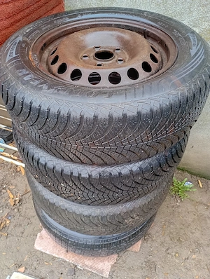 cauciucuri cu geante umflate gatavpuse pe masina 195 65 r15  pret negociabil la fata locului det.nr
