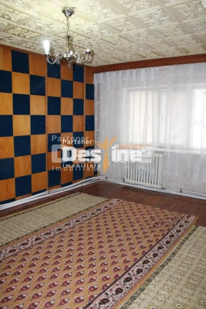 Apartament 3 camere decomandat de 61 mp 2 băi la parter cartier Favorit - Roman