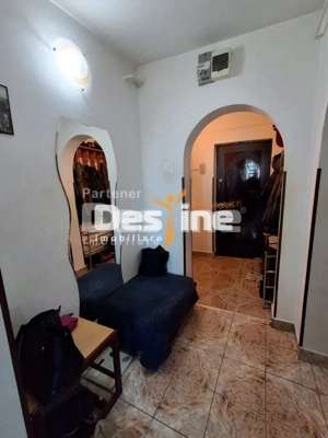 Apartament  3 camere, semidecomandat, Alexandru Cel Bun, 89.900 EURO - imagine 2