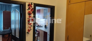 Apartament cu 1 camera ,decomandat , mobilat si renovat recent - imagine 2