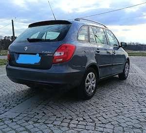 Vând Skoda fabia 2010 - imagine 3