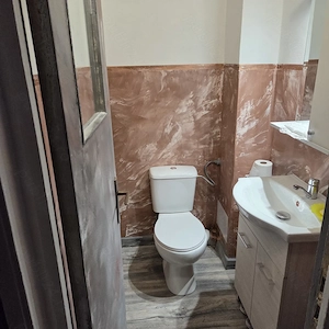 Decomandat 3camere ,2 bai Balcon mare,foarte calduris  - imagine 7